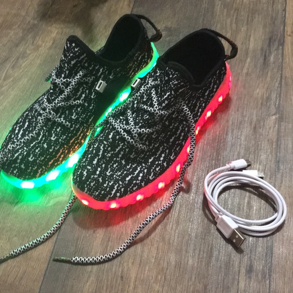 Size 2! Light up sneakers!!